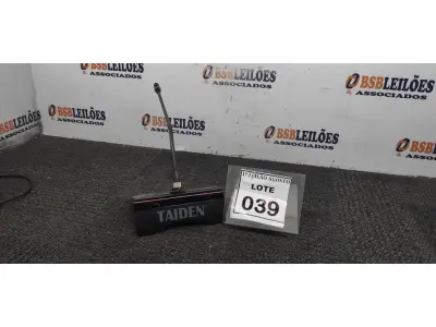 LOTE 039 - 01 MICROFONE DE MESA COM BASE. (NO ESTADO) ATENÇÃO! FAZER A VISITAÇÃO ANTES DE ARREMATAR, NÃO SABEMOS SE FUNCIONA. LEILÃO NÃO TEM GARANTIA E NEM DEVOLUÇÃO, SUJEITO A POSSÍVEIS AVARIAS VISÍVEIS/OCULTAS E/OU AUSÊNCIA DE COMPONENTES.