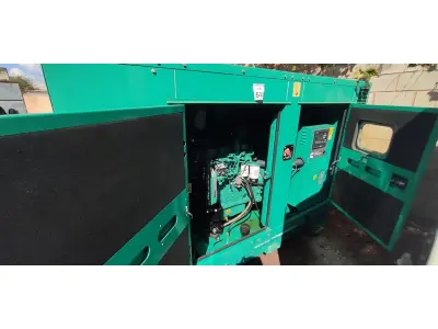 LOTE 533 - GRUPO GERADOR CUMMINS 81 KVA ANO: 2013 GERADOR STANFORD TANQUE NA BASE MOTOR FUNCIONANDO (NO ESTADO) ATENÇÃO! FAZER A VISITAÇÃO ANTES DE ARREMATAR, NÃO SABEMOS SE FUNCIONA, LEILÃO NÃO TEM GARANTIA E NEM DEVOLUÇÃO, SUJEITO A POSSÍVEIS AVARIAS VISÍVEIS/OCULTAS E/OU AUSÊNCIA DE COMPONENTES