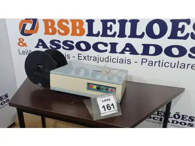 LOTE 161 - 01 EMBALADEIRA. (NO ESTADO) ATENÇÃO! FAZER A VISITAÇÃO ANTES DE ARREMATAR, NÃO SABEMOS SE FUNCIONA. LEILÃO NÃO TEM GARANTIA E NEM DEVOLUÇÃO, SUJEITO A POSSÍVEIS AVARIAS VISÍVEIS/OCULTAS E/OU AUSÊNCIA DE COMPONENTES.