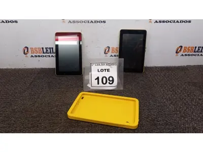 LOTE 109 - 02 TABLETS. (NO ESTADO) ATENÇÃO! FAZER A VISITAÇÃO ANTES DE ARREMATAR, NÃO SABEMOS SE FUNCIONA. LEILÃO NÃO TEM GARANTIA E NEM DEVOLUÇÃO, SUJEITO A POSSÍVEIS AVARIAS VISÍVEIS/OCULTAS E/OU AUSÊNCIA DE COMPONENTES.