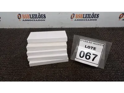 LOTE 067 - 05 BATERIAS EXTERNAS. (NO ESTADO) ATENÇÃO! FAZER A VISITAÇÃO ANTES DE ARREMATAR, NÃO SABEMOS SE FUNCIONA. LEILÃO NÃO TEM GARANTIA E NEM DEVOLUÇÃO, SUJEITO A POSSÍVEIS AVARIAS VISÍVEIS/OCULTAS E/OU AUSÊNCIA DE COMPONENTES.