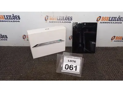 LOTE 061 - 01 IPAD 16G NA CAIXA. (NO ESTADO) ATENÇÃO! FAZER A VISITAÇÃO ANTES DE ARREMATAR, NÃO SABEMOS SE FUNCIONA. LEILÃO NÃO TEM GARANTIA E NEM DEVOLUÇÃO, SUJEITO A POSSÍVEIS AVARIAS VISÍVEIS/OCULTAS E/OU AUSÊNCIA DE COMPONENTES.