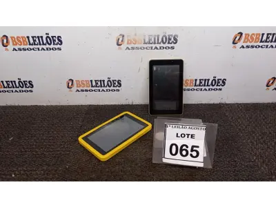 LOTE 065 - 02 TABLETS MARCA CCE. (NO ESTADO) ATENÇÃO! FAZER A VISITAÇÃO ANTES DE ARREMATAR, NÃO SABEMOS SE FUNCIONA. LEILÃO NÃO TEM GARANTIA E NEM DEVOLUÇÃO, SUJEITO A POSSÍVEIS AVARIAS VISÍVEIS/OCULTAS E/OU AUSÊNCIA DE COMPONENTES.