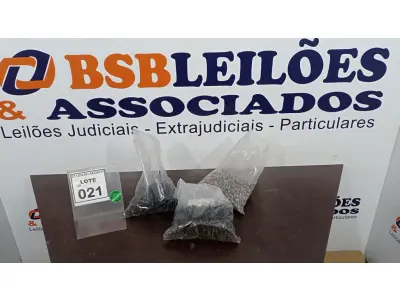 LOTE 021 - 01 LOTE COM GRANDE QUANTIDADE DE PARAFUSOS E ARREBITE. (NO ESTADO) ATENÇÃO! FAZER A VISITAÇÃO ANTES DE ARREMATAR, NÃO SABEMOS SE FUNCIONA, LEILÃO NÃO TEM GARANTIA E NEM DEVOLUÇÃO, SUJEITO A POSSÍVEIS AVARIAS VISÍVEIS/OCULTAS E/OU AUSÊNCIA DE COMPONENTES.