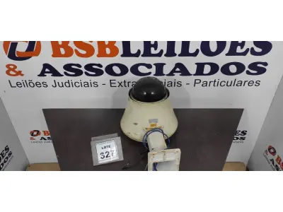 LOTE 327 - 01 CAMERA DOME. (NO ESTADO) ATENÇÃO! FAZER A VISITAÇÃO ANTES DE ARREMATAR, NÃO SABEMOS SE FUNCIONA, LEILÃO NÃO TEM GARANTIA E NEM DEVOLUÇÃO, SUJEITO A POSSÍVEIS AVARIAS VISÍVEIS/OCULTAS E/OU AUSÊNCIA DE COMPONENTES.
