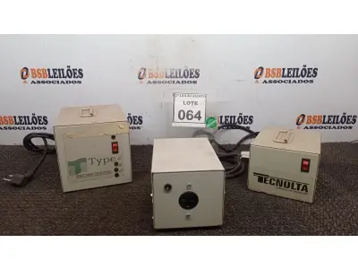 LOTE 064 - 03 TRANSFORMADORES MARCAS E MODELOS DIVERSOS. (NO ESTADO) ATENÇÃO! FAZER A VISITAÇÃO ANTES DE ARREMATAR, NÃO SABEMOS SE FUNCIONA, LEILÃO NÃO TEM GARANTIA E NEM DEVOLUÇÃO, SUJEITO A POSSÍVEIS AVARIAS VISÍVEIS/OCULTAS E/OU AUSÊNCIA DE COMPONENTES.