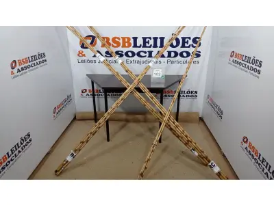 LOTE 102 - 20 VARAS DE BAMBU. (NO ESTADO) ATENÇÃO! FAZER A VISITAÇÃO ANTES DE ARREMATAR, NÃO SABEMOS SE FUNCIONA. LEILÃO NÃO TEM GARANTIA E NEM DEVOLUÇÃO, SUJEITO A POSSÍVEIS AVARIAS VISÍVEIS/OCULTAS E/OU AUSÊNCIA DE COMPONENTES.