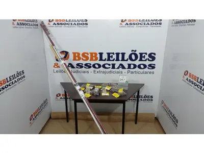 LOTE 067 - 03 VARÕES PARA CORTINA E VÁRIOS ACESSÓRIOS. (NO ESTADO) ATENÇÃO! FAZER A VISITAÇÃO ANTES DE ARREMATAR, NÃO SABEMOS SE FUNCIONA, LEILÃO NÃO TEM GARANTIA E NEM DEVOLUÇÃO, SUJEITO A POSSÍVEIS AVARIAS VISÍVEIS/OCULTAS E/OU AUSÊNCIA DE COMPONENTES.