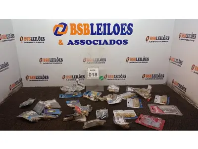 LOTE 018 - 01 LOTE COM DIVERSOS MATERIAIS HIDRÁULICOS DE METAL E ACESSÓRIOS DOMÉSTICOS DIVERSOS. (NO ESTADO) ATENÇÃO! FAZER A VISITAÇÃO ANTES DE ARREMATAR, NÃO SABEMOS SE FUNCIONA, LEILÃO NÃO TEM GARANTIA E NEM DEVOLUÇÃO, SUJEITO A POSSÍVEIS AVARIAS VISÍVEIS/OCULTAS E/OU AUSÊNCIA DE COMPONENTES.