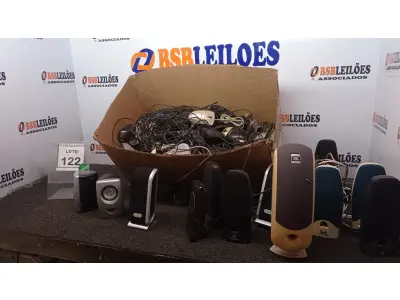 LOTE 122 - 01 LOTE COM GRANDE QUANTIDADE DE MOUSE E CAIXINHAS PARA PC MODELOS DIVERSOS. (NO ESTADO) ATENÇÃO! FAZER A VISITAÇÃO ANTES DE ARREMATAR, NÃO SABEMOS SE FUNCIONA, LEILÃO NÃO TEM GARANTIA E NEM DEVOLUÇÃO, SUJEITO A POSSÍVEIS AVARIAS VISÍVEIS/OCULTAS E/OU AUSÊNCIA DE COMPONENTES.