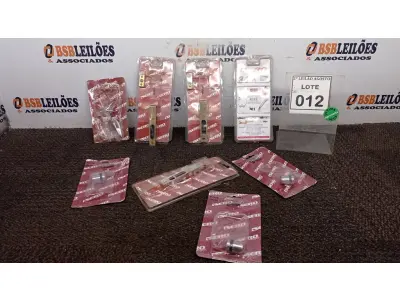 LOTE 012 - 01 LOTE COM VÁRIOS BATENTES E FECHOS DE EMBUTIR PARA PORTAS. (NO ESTADO) ATENÇÃO! FAZER A VISITAÇÃO ANTES DE ARREMATAR, NÃO SABEMOS SE FUNCIONA, LEILÃO NÃO TEM GARANTIA E NEM DEVOLUÇÃO, SUJEITO A POSSÍVEIS AVARIAS VISÍVEIS/OCULTAS E/OU AUSÊNCIA DE COMPONENTES.