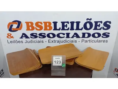 LOTE 123 - 20 PEÇAS DE MADEIRA. (NO ESTADO) ATENÇÃO! FAZER A VISITAÇÃO ANTES DE ARREMATAR, NÃO SABEMOS SE FUNCIONA. LEILÃO NÃO TEM GARANTIA E NEM DEVOLUÇÃO, SUJEITO A POSSÍVEIS AVARIAS VISÍVEIS/OCULTAS E/OU AUSÊNCIA DE COMPONENTES.
