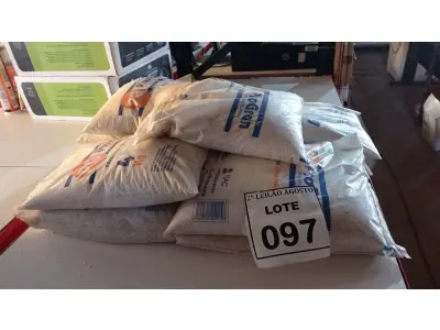 LOTE 097 - 10 PACOTES DE GRANITINA/08 PARA GRAFIADO COM 4KG CADA. (NO ESTADO) ATENÇÃO! FAZER A VISITAÇÃO ANTES DE ARREMATAR, NÃO SABEMOS SE FUNCIONA. LEILÃO NÃO TEM GARANTIA E NEM DEVOLUÇÃO, SUJEITO A POSSÍVEIS AVARIAS VISÍVEIS/OCULTAS E/OU AUSÊNCIA DE COMPONENTES.