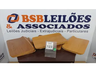 LOTE 123 - 20 PEÇAS DE MADEIRA. (NO ESTADO) ATENÇÃO! FAZER A VISITAÇÃO ANTES DE ARREMATAR, NÃO SABEMOS SE FUNCIONA. LEILÃO NÃO TEM GARANTIA E NEM DEVOLUÇÃO, SUJEITO A POSSÍVEIS AVARIAS VISÍVEIS/OCULTAS E/OU AUSÊNCIA DE COMPONENTES.