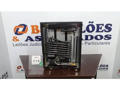 LOTE 114 - 01 ADEGA 40L 220V. (NO ESTADO) ATENÇÃO! FAZER A VISITAÇÃO ANTES DE ARREMATAR, NÃO SABEMOS SE FUNCIONA. LEILÃO NÃO TEM GARANTIA E NEM DEVOLUÇÃO, SUJEITO A POSSÍVEIS AVARIAS VISÍVEIS/OCULTAS E/OU AUSÊNCIA DE COMPONENTES.