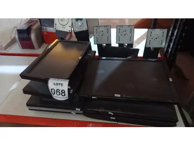LOTE 068 - 08 MONITORES LCD DE MARCAS E MODELOS DIVERSOS. (NO ESTADO) ATENÇÃO! FAZER A VISITAÇÃO ANTES DE ARREMATAR, NÃO SABEMOS SE FUNCIONA, LEILÃO NÃO TEM GARANTIA E NEM DEVOLUÇÃO, SUJEITO A POSSÍVEIS AVARIAS VISÍVEIS/OCULTAS E/OU AUSÊNCIA DE COMPONENTES.