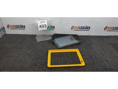 LOTE 403 - 01 TABLET MARCA POSITIVO COM CASE. (NO ESTADO) ATENÇÃO! FAZER A VISITAÇÃO ANTES DE ARREMATAR, NÃO SABEMOS SE FUNCIONA, LEILÃO NÃO TEM GARANTIA E NEM DEVOLUÇÃO, SUJEITO A POSSÍVEIS AVARIAS VISÍVEIS/OCULTAS E/OU AUSÊNCIA DE COMPONENTES.