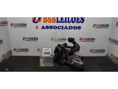 LOTE 398 - 01 CÂMERA FILMADORA PROFISSIONAL PANASONIC AG-DVC7. (NO ESTADO) ATENÇÃO! FAZER A VISITAÇÃO ANTES DE ARREMATAR, NÃO SABEMOS SE FUNCIONA, LEILÃO NÃO TEM GARANTIA E NEM DEVOLUÇÃO, SUJEITO A POSSÍVEIS AVARIAS VISÍVEIS/OCULTAS E/OU AUSÊNCIA DE COMPONENTES.