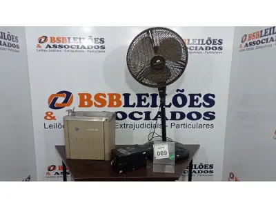 LOTE 069 - 01 VENTILADOR, 01 BEBEDOURO DE PAREDE E 01 ESTABILIZADOR. (NO ESTADO) ATENÇÃO! FAZER A VISITAÇÃO ANTES DE ARREMATAR, NÃO SABEMOS SE FUNCIONA, LEILÃO NÃO TEM GARANTIA E NEM DEVOLUÇÃO, SUJEITO A POSSÍVEIS AVARIAS VISÍVEIS/OCULTAS E/OU AUSÊNCIA DE COMPONENTES.
