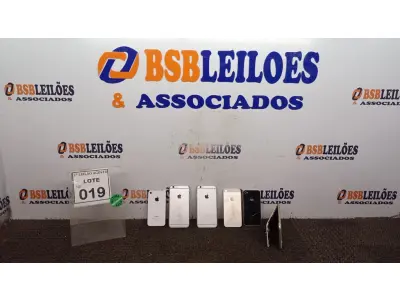 LOTE 019 - 06 IPHONES DE MODELOS DIVERSOS PARA RETIRADA DE PEÇAS. (NO ESTADO) ATENÇÃO! FAZER A VISITAÇÃO ANTES DE ARREMATAR, NÃO SABEMOS SE FUNCIONA, LEILÃO NÃO TEM GARANTIA E NEM DEVOLUÇÃO, SUJEITO A POSSÍVEIS AVARIAS VISÍVEIS/OCULTAS E/OU AUSÊNCIA DE COMPONENTES.