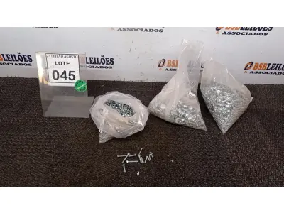 LOTE 045 - 01 LOTE COM PARAFUSOS DIVERSOS. (NO ESTADO) ATENÇÃO! FAZER A VISITAÇÃO ANTES DE ARREMATAR, NÃO SABEMOS SE FUNCIONA, LEILÃO NÃO TEM GARANTIA E NEM DEVOLUÇÃO, SUJEITO A POSSÍVEIS AVARIAS VISÍVEIS/OCULTAS E/OU AUSÊNCIA DE COMPONENTES.