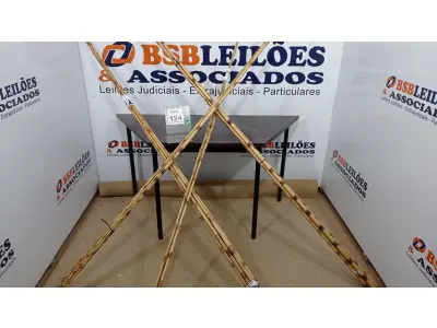 LOTE 124 - 20 VARAS DE BAMBU. (NO ESTADO) ATENÇÃO! FAZER A VISITAÇÃO ANTES DE ARREMATAR, NÃO SABEMOS SE FUNCIONA. LEILÃO NÃO TEM GARANTIA E NEM DEVOLUÇÃO, SUJEITO A POSSÍVEIS AVARIAS VISÍVEIS/OCULTAS E/OU AUSÊNCIA DE COMPONENTES.