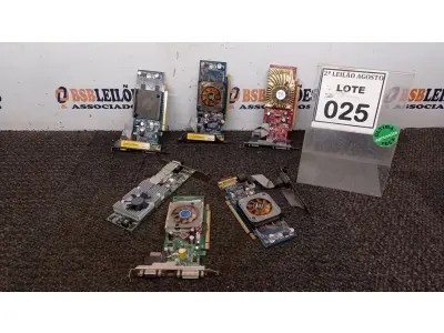 LOTE 025 - 12 PLACAS DE VIDEO E 0 PLACA USB. (NO ESTADO) ATENÇÃO! FAZER A VISITAÇÃO ANTES DE ARREMATAR, NÃO SABEMOS SE FUNCIONA, LEILÃO NÃO TEM GARANTIA E NEM DEVOLUÇÃO, SUJEITO A POSSÍVEIS AVARIAS VISÍVEIS/OCULTAS E/OU AUSÊNCIA DE COMPONENTES.