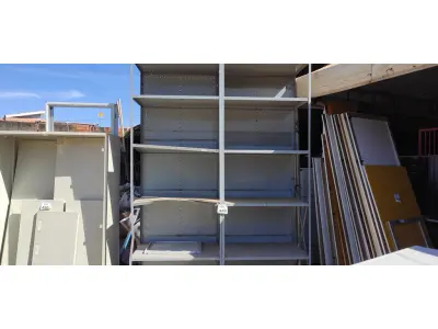 LOTE 449 - 01 ESTANDE DE FERRO DUPLA COM 06 PRATELEIRAS. (NO ESTADO) ATENÇÃO! FAZER A VISITAÇÃO ANTES DE ARREMATAR, NÃO SABEMOS SE FUNCIONA. LEILÃO NÃO TEM GARANTIA E NEM DEVOLUÇÃO, SUJEITO A POSSÍVEIS AVARIAS VISÍVEIS/OCULTAS E/OU AUSÊNCIA DE COMPONENTES.