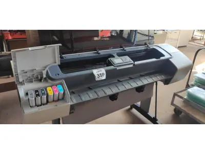 LOTE 359 - 01 PLOTTER HP DESIGNJET T1100PS. (NO ESTADO) ATENÇÃO! FAZER A VISITAÇÃO ANTES DE ARREMATAR, NÃO SABEMOS SE FUNCIONA, LEILÃO NÃO TEM GARANTIA E NEM DEVOLUÇÃO, SUJEITO A POSSÍVEIS AVARIAS VISÍVEIS/OCULTAS E/OU AUSÊNCIA DE COMPONENTES.
