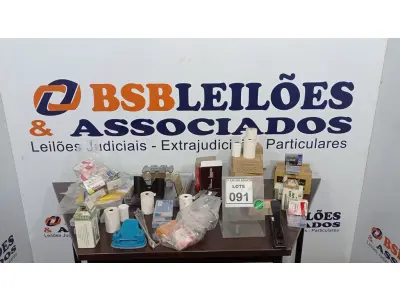 LOTE 091 - 01 LOTE COM GRANDE QUANTIDADE DE GRAMPOS DE PAPEIS E MATÉRIAS DIVERSOS PARA ESCRITÓRIO. (NO ESTADO) ATENÇÃO! FAZER A VISITAÇÃO ANTES DE ARREMATAR, NÃO SABEMOS SE FUNCIONA, LEILÃO NÃO TEM GARANTIA E NEM DEVOLUÇÃO, SUJEITO A POSSÍVEIS AVARIAS VISÍVEIS/OCULTAS E/OU AUSÊNCIA DE COMPONENTES.
