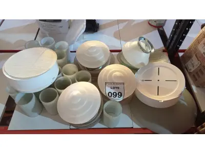 LOTE 099 - 01 LOTE COM VÁRIAS CÚPULAS DE VIDRO E PLÁSTICO. (NO ESTADO) ATENÇÃO! FAZER A VISITAÇÃO ANTES DE ARREMATAR, NÃO SABEMOS SE FUNCIONA. LEILÃO NÃO TEM GARANTIA E NEM DEVOLUÇÃO, SUJEITO A POSSÍVEIS AVARIAS VISÍVEIS/OCULTAS E/OU AUSÊNCIA DE COMPONENTES.