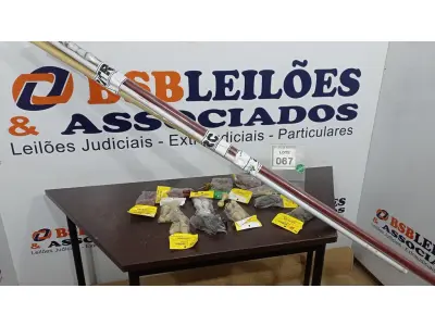 LOTE 067 - 03 VARÕES PARA CORTINA E VÁRIOS ACESSÓRIOS. (NO ESTADO) ATENÇÃO! FAZER A VISITAÇÃO ANTES DE ARREMATAR, NÃO SABEMOS SE FUNCIONA, LEILÃO NÃO TEM GARANTIA E NEM DEVOLUÇÃO, SUJEITO A POSSÍVEIS AVARIAS VISÍVEIS/OCULTAS E/OU AUSÊNCIA DE COMPONENTES.