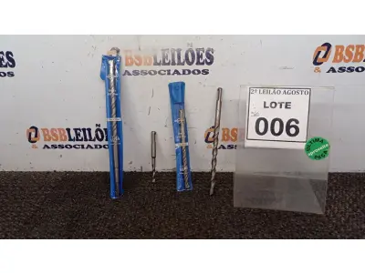 LOTE 006 - 04 BROCAS SDS PLUSS. (NO ESTADO) ATENÇÃO! FAZER A VISITAÇÃO ANTES DE ARREMATAR, NÃO SABEMOS SE FUNCIONA, LEILÃO NÃO TEM GARANTIA E NEM DEVOLUÇÃO, SUJEITO A POSSÍVEIS AVARIAS VISÍVEIS/OCULTAS E/OU AUSÊNCIA DE COMPONENTES.