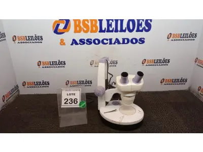 LOTE 236 - 01 MICROSCÓPIO. (NO ESTADO) ATENÇÃO! FAZER A VISITAÇÃO ANTES DE ARREMATAR, NÃO SABEMOS SE FUNCIONA. LEILÃO NÃO TEM GARANTIA E NEM DEVOLUÇÃO, SUJEITO A POSSÍVEIS AVARIAS VISÍVEIS/OCULTAS E/OU AUSÊNCIA DE COMPONENTES.