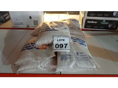 LOTE 097 - 10 PACOTES DE GRANITINA/08 PARA GRAFIADO COM 4KG CADA. (NO ESTADO) ATENÇÃO! FAZER A VISITAÇÃO ANTES DE ARREMATAR, NÃO SABEMOS SE FUNCIONA. LEILÃO NÃO TEM GARANTIA E NEM DEVOLUÇÃO, SUJEITO A POSSÍVEIS AVARIAS VISÍVEIS/OCULTAS E/OU AUSÊNCIA DE COMPONENTES.