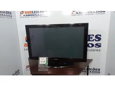 LOTE 110 - 01 TV LCD 42’’ MARCA SAMSUNG. (NO ESTADO) ATENÇÃO! FAZER A VISITAÇÃO ANTES DE ARREMATAR, NÃO SABEMOS SE FUNCIONA. LEILÃO NÃO TEM GARANTIA E NEM DEVOLUÇÃO, SUJEITO A POSSÍVEIS AVARIAS VISÍVEIS/OCULTAS E/OU AUSÊNCIA DE COMPONENTES.