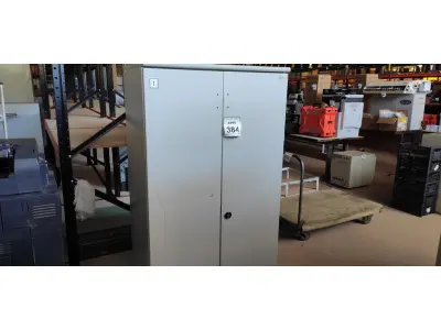 LOTE 384 - 01 ARMÁRIO ALTO EM AÇO COM 02 PORTAS. (NO ESTADO) ATENÇÃO! FAZER A VISITAÇÃO ANTES DE ARREMATAR, NÃO SABEMOS SE FUNCIONA, LEILÃO NÃO TEM GARANTIA E NEM DEVOLUÇÃO, SUJEITO A POSSÍVEIS AVARIAS VISÍVEIS/OCULTAS E/OU AUSÊNCIA DE COMPONENTES.