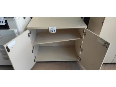 LOTE 391 - 01 ARMÁRIO BAIXO DE 0.76X0.86. (NO ESTADO) ATENÇÃO! FAZER A VISITAÇÃO ANTES DE ARREMATAR, NÃO SABEMOS SE FUNCIONA, LEILÃO NÃO TEM GARANTIA E NEM DEVOLUÇÃO, SUJEITO A POSSÍVEIS AVARIAS VISÍVEIS/OCULTAS E/OU AUSÊNCIA DE COMPONENTES.