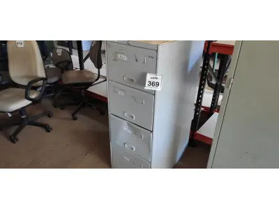 LOTE 369 - 01 ARQUIVO DE AÇO COM 04 GAVETAS. (NO ESTADO) ATENÇÃO! FAZER A VISITAÇÃO ANTES DE ARREMATAR, NÃO SABEMOS SE FUNCIONA, LEILÃO NÃO TEM GARANTIA E NEM DEVOLUÇÃO, SUJEITO A POSSÍVEIS AVARIAS VISÍVEIS/OCULTAS E/OU AUSÊNCIA DE COMPONENTES.