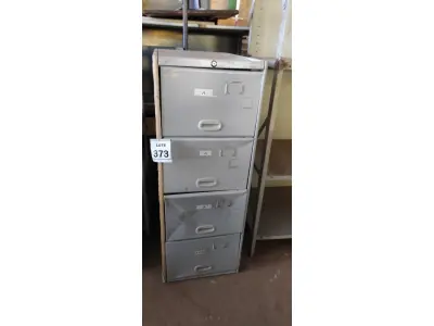 LOTE 373 - 01 ARQUIVO DE AÇO COM 04 GAVETAS. (NO ESTADO) ATENÇÃO! FAZER A VISITAÇÃO ANTES DE ARREMATAR, NÃO SABEMOS SE FUNCIONA, LEILÃO NÃO TEM GARANTIA E NEM DEVOLUÇÃO, SUJEITO A POSSÍVEIS AVARIAS VISÍVEIS/OCULTAS E/OU AUSÊNCIA DE COMPONENTES.