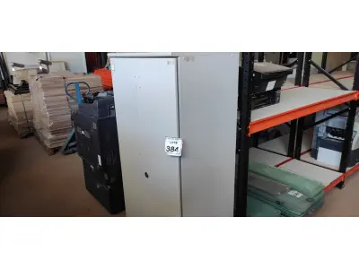 LOTE 384 - 01 ARMÁRIO ALTO EM AÇO COM 02 PORTAS. (NO ESTADO) ATENÇÃO! FAZER A VISITAÇÃO ANTES DE ARREMATAR, NÃO SABEMOS SE FUNCIONA, LEILÃO NÃO TEM GARANTIA E NEM DEVOLUÇÃO, SUJEITO A POSSÍVEIS AVARIAS VISÍVEIS/OCULTAS E/OU AUSÊNCIA DE COMPONENTES.