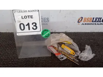 LOTE 013 - 01 LOTE COM VÁRIAS BROCAS TAMANHOS DIVERSOS PARA PAREDE E FERRO. (NO ESTADO) ATENÇÃO! FAZER A VISITAÇÃO ANTES DE ARREMATAR, NÃO SABEMOS SE FUNCIONA, LEILÃO NÃO TEM GARANTIA E NEM DEVOLUÇÃO, SUJEITO A POSSÍVEIS AVARIAS VISÍVEIS/OCULTAS E/OU AUSÊNCIA DE COMPONENTES.