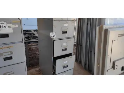 LOTE 445 - 01 ARQUIVO DE AÇO COM 04 GAVETAS. (NO ESTADO) ATENÇÃO! FAZER A VISITAÇÃO ANTES DE ARREMATAR, NÃO SABEMOS SE FUNCIONA, LEILÃO NÃO TEM GARANTIA E NEM DEVOLUÇÃO, SUJEITO A POSSÍVEIS AVARIAS VISÍVEIS/OCULTAS E/OU AUSÊNCIA DE COMPONENTES.