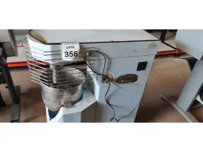 LOTE 356 - 01 BATEDEIRA INDUSTRIAL BT 200 MONTE CASTELO. (NO ESTADO) ATENÇÃO! FAZER A VISITAÇÃO ANTES DE ARREMATAR, NÃO SABEMOS SE FUNCIONA, LEILÃO NÃO TEM GARANTIA E NEM DEVOLUÇÃO, SUJEITO A POSSÍVEIS AVARIAS VISÍVEIS/OCULTAS E/OU AUSÊNCIA DE COMPONENTES.