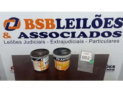 LOTE 092 - 02 GALÕES DE REJUNTAMENTO 4KG CADA NAS CORES CARVALHO E CINZA PLATINO MARCA AXTON. (NO ESTADO) ATENÇÃO! FAZER A VISITAÇÃO ANTES DE ARREMATAR, NÃO SABEMOS SE FUNCIONA, LEILÃO NÃO TEM GARANTIA E NEM DEVOLUÇÃO, SUJEITO A POSSÍVEIS AVARIAS VISÍVEIS/OCULTAS E/OU AUSÊNCIA DE COMPONENTES.