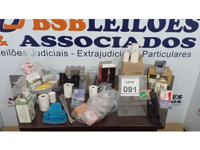 LOTE 091 - 01 LOTE COM GRANDE QUANTIDADE DE GRAMPOS DE PAPEIS E MATÉRIAS DIVERSOS PARA ESCRITÓRIO. (NO ESTADO) ATENÇÃO! FAZER A VISITAÇÃO ANTES DE ARREMATAR, NÃO SABEMOS SE FUNCIONA, LEILÃO NÃO TEM GARANTIA E NEM DEVOLUÇÃO, SUJEITO A POSSÍVEIS AVARIAS VISÍVEIS/OCULTAS E/OU AUSÊNCIA DE COMPONENTES.