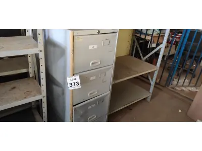 LOTE 373 - 01 ARQUIVO DE AÇO COM 04 GAVETAS. (NO ESTADO) ATENÇÃO! FAZER A VISITAÇÃO ANTES DE ARREMATAR, NÃO SABEMOS SE FUNCIONA, LEILÃO NÃO TEM GARANTIA E NEM DEVOLUÇÃO, SUJEITO A POSSÍVEIS AVARIAS VISÍVEIS/OCULTAS E/OU AUSÊNCIA DE COMPONENTES.