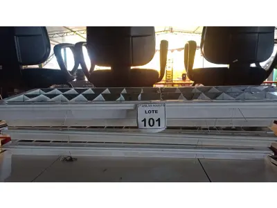 LOTE 101 - 04 LUMINÁRIAS DE EMBUTIR. (NO ESTADO) ATENÇÃO! FAZER A VISITAÇÃO ANTES DE ARREMATAR, NÃO SABEMOS SE FUNCIONA. LEILÃO NÃO TEM GARANTIA E NEM DEVOLUÇÃO, SUJEITO A POSSÍVEIS AVARIAS VISÍVEIS/OCULTAS E/OU AUSÊNCIA DE COMPONENTES.