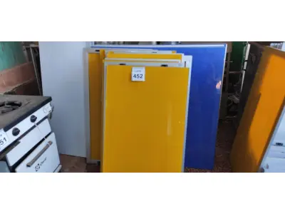 LOTE 452 - 27 PEÇAS DE VIDRO DE FACHADA. (NO ESTADO) ATENÇÃO! FAZER A VISITAÇÃO ANTES DE ARREMATAR, NÃO SABEMOS SE FUNCIONA, LEILÃO NÃO TEM GARANTIA E NEM DEVOLUÇÃO, SUJEITO A POSSÍVEIS AVARIAS VISÍVEIS/OCULTAS E/OU AUSÊNCIA DE COMPONENTES.