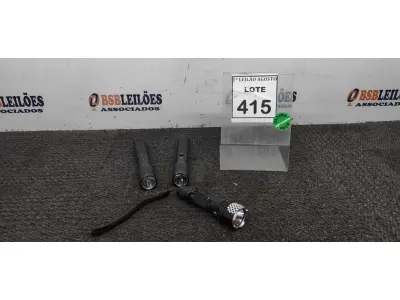 LOTE 415 - 03 LANTERNAS. (NO ESTADO) ATENÇÃO! FAZER A VISITAÇÃO ANTES DE ARREMATAR, NÃO SABEMOS SE FUNCIONA, LEILÃO NÃO TEM GARANTIA E NEM DEVOLUÇÃO, SUJEITO A POSSÍVEIS AVARIAS VISÍVEIS/OCULTAS E/OU AUSÊNCIA DE COMPONENTES.